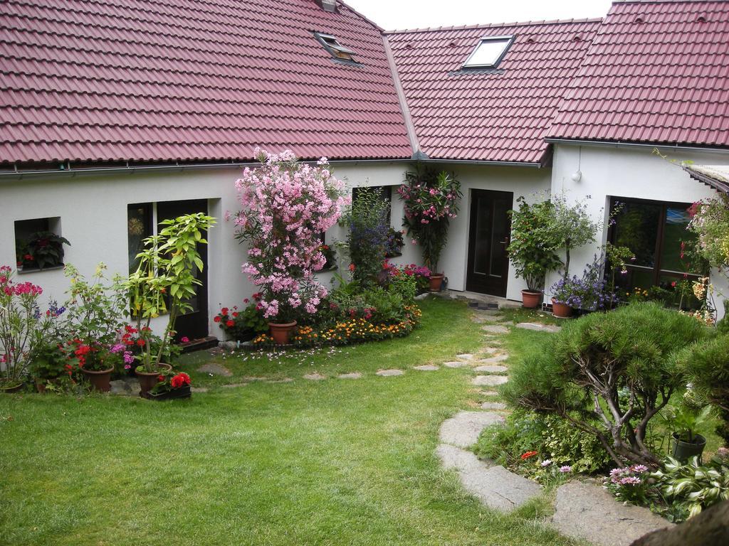 Penzion Nevcehle Urbanov 외부 사진